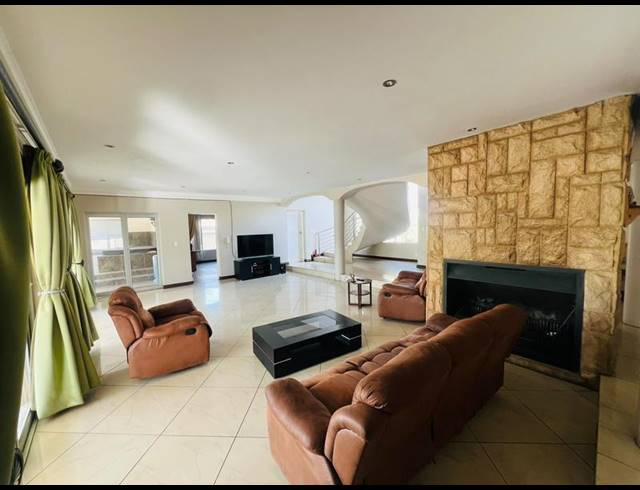 7 BEDROOM HOUSE FOR SALE IN THERESA PARK